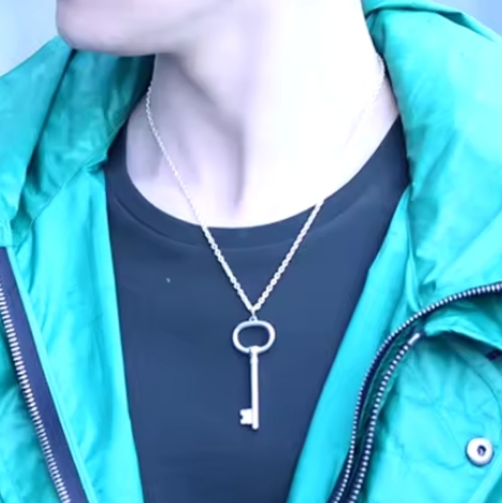 Key Shape Jewelry Set - Silver - Picture 3 of 3